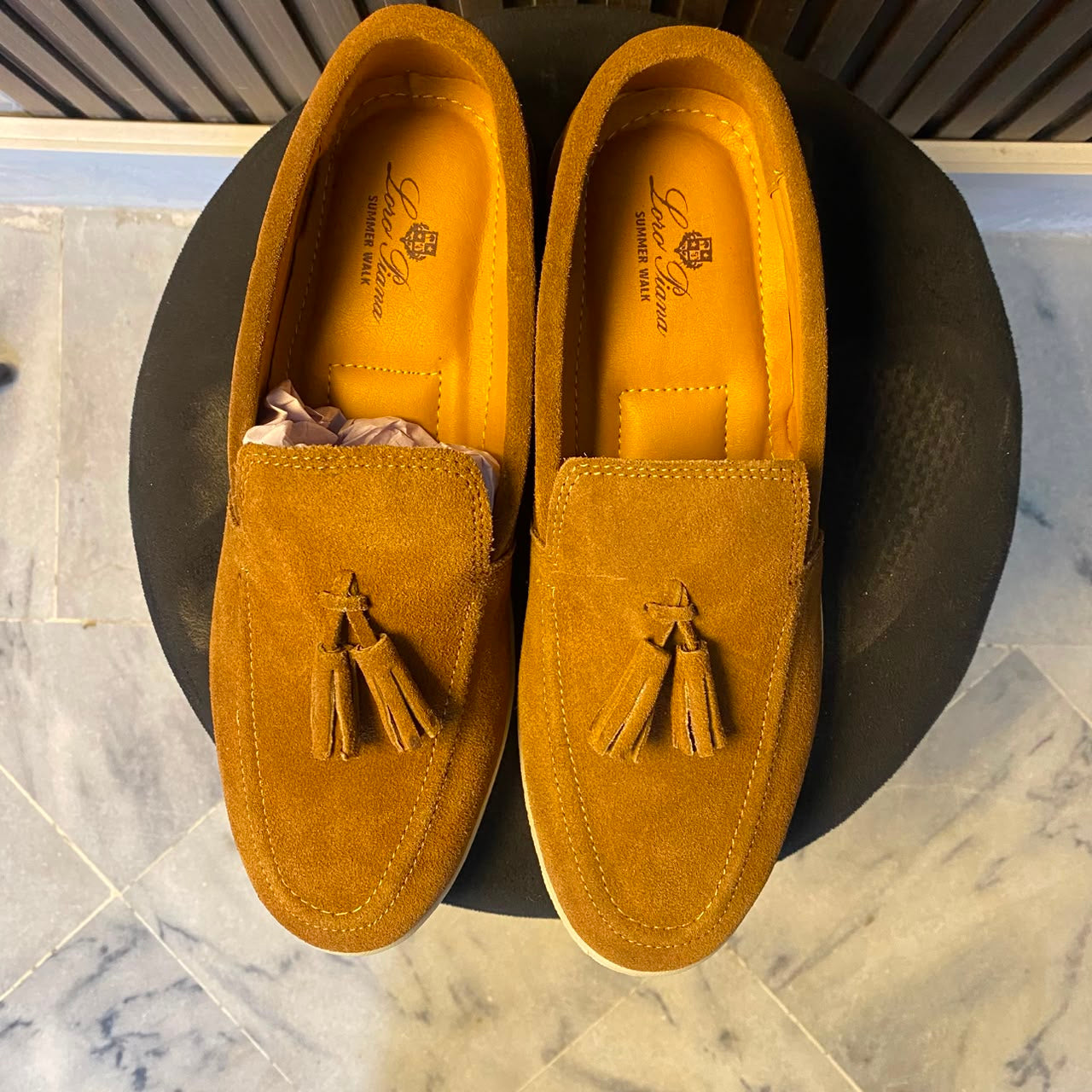 Sand Suede Loafer > Tussel