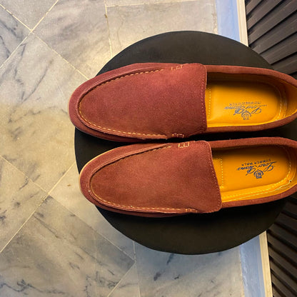 Sand Suede Loafer >